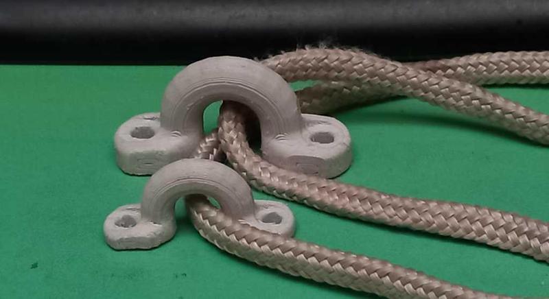 Strong and scalable omega hook for ropes.