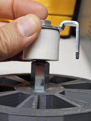 Extractor press for M8 13mm nut or screw