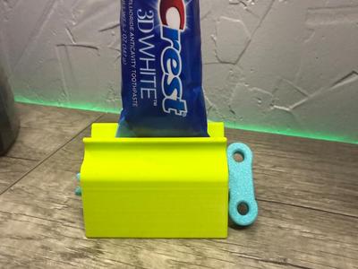 Toothpaste roller Squeezer