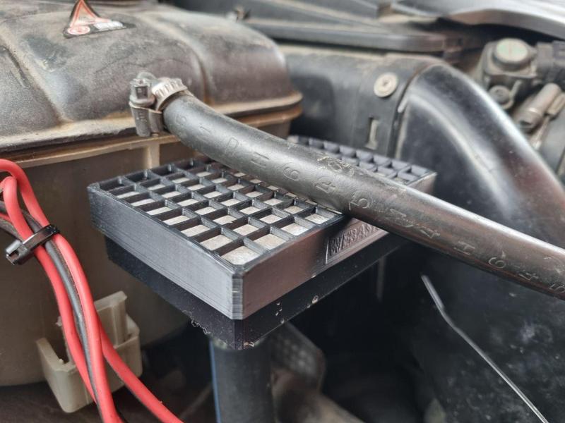 Air filter for fuel heater