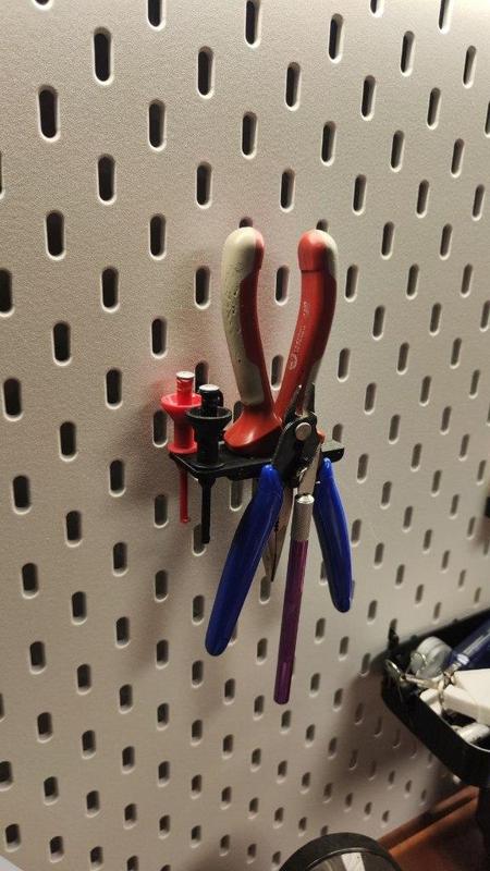Skadis PegBoard  Ultimate Holder Plaiers 4 in 1