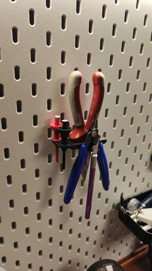 Skadis PegBoard  Ultimate Holder Plaiers 4 in 1