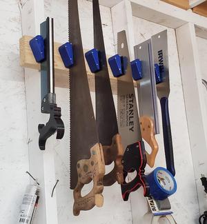 Saw Hanger
