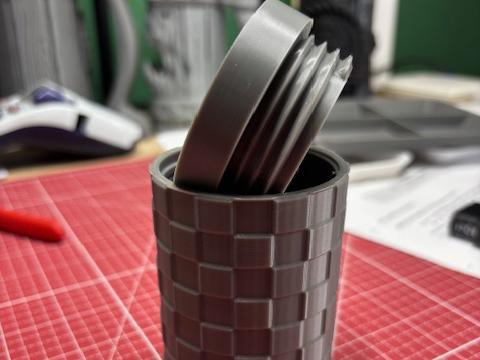 Screw-top storage container 