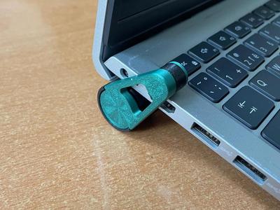 Laptop stand