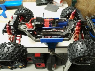 Traxxas Rustler VXL vice support