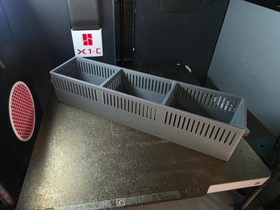 Aquarium planter box
