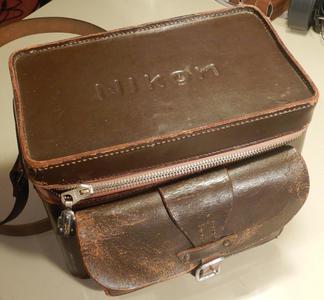 lower insert for Nikon compartment case model II, rangefinder cameras.
