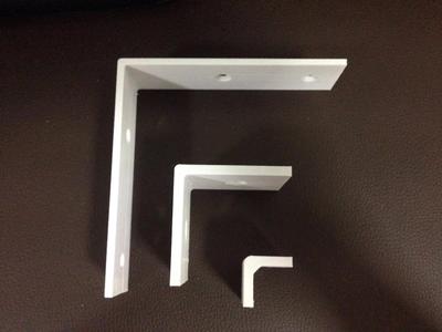 Angle bracket