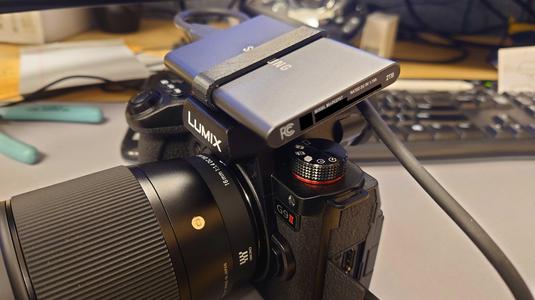Samsung T5 and T7 SSD holder for Hot Shoe Mount