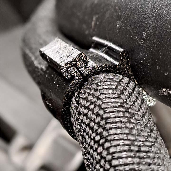 Can-Am Spyder: Clip für Kabelführung am Lenkerrohr / Clip for cable routing on the handlebar tube