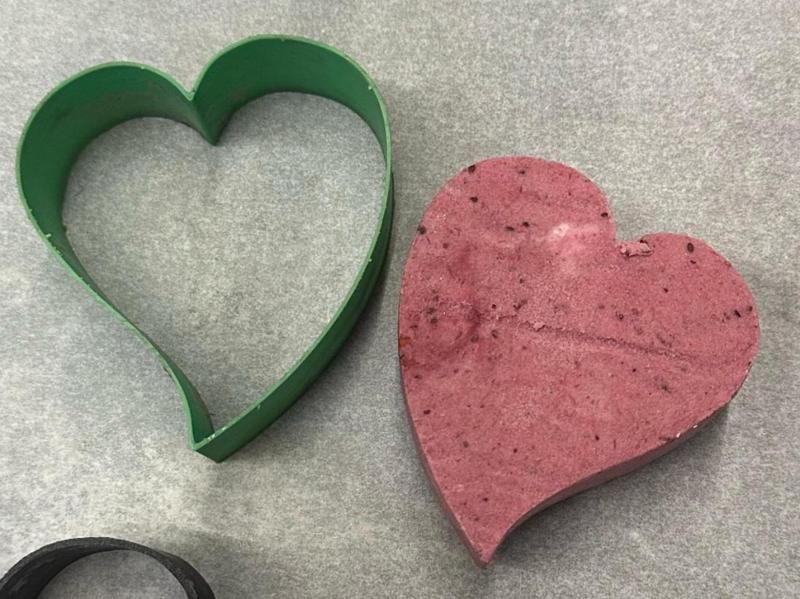 heart-shaped mold, for cakes or biscuits