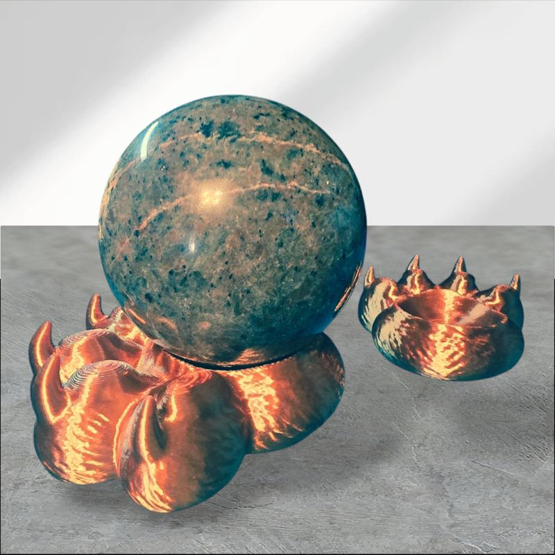 Claws Out Crystal Holder 