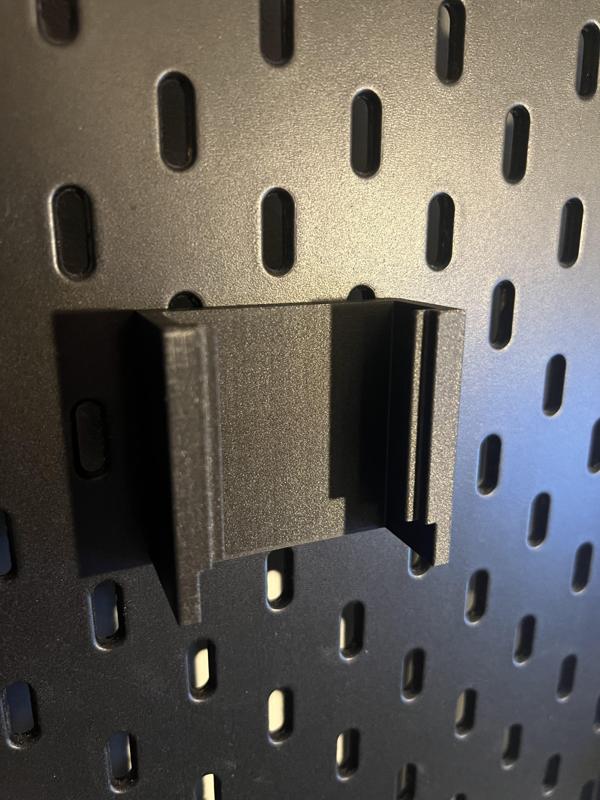 DeWalt Batteryholder Skadis