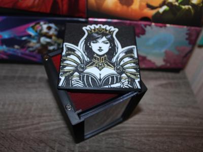 MTG EDH Commander Showcase Deck Box Queen Marchesa