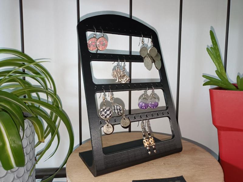 Simple Earrings Stand