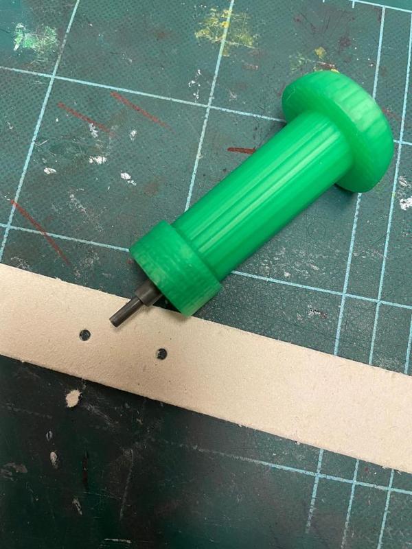 Hand Paperdrill / Papierbohrer