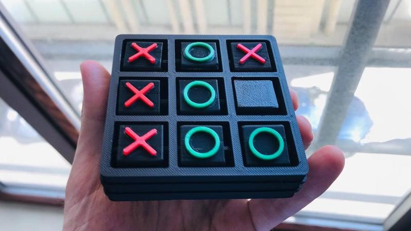 Tic Tac Toe XOXO Puzzle Game Box