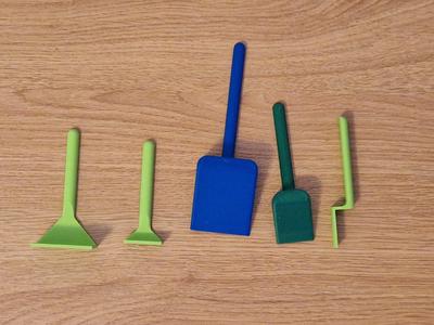 Kinetic sand tools