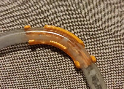 Easy to print hose/pipe bend support (parametric)
