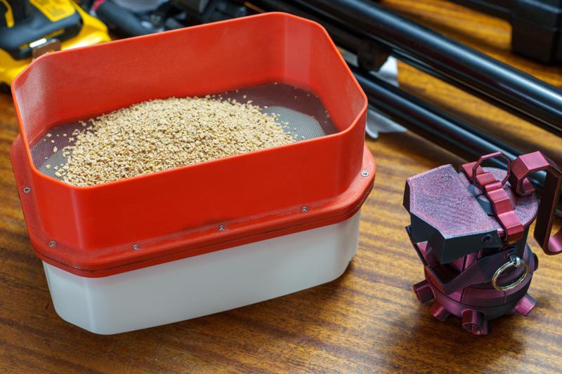 Small Screen Sifter / Mini-Sifter with Collection Pan