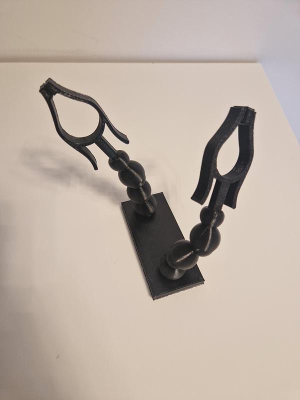 Third hand soldering tool