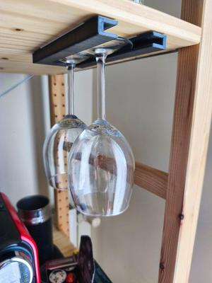 WineFlip – The wall-mounted holder for upside-down wine glasses