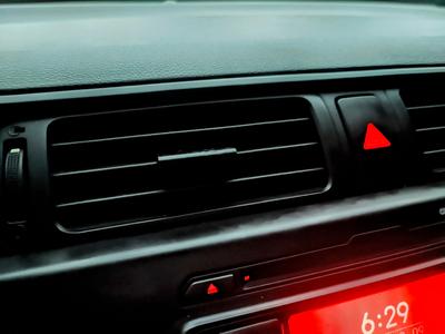 kia rio vent clip