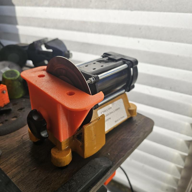 Sanding table for mini circular saw