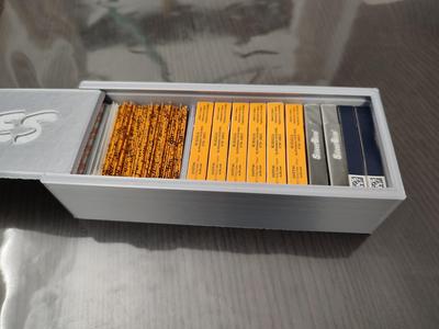 Box for razor blades