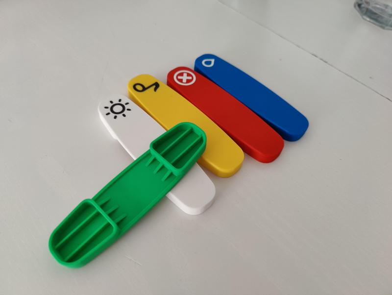 Expand your Duplo train sets with these multicolor action bricks!