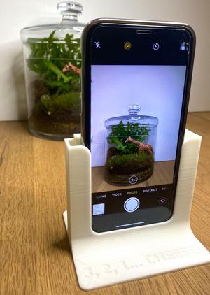 PHONE HOLDER FOR PHOTOS