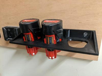 Milwaukee M12 Battery holder (1 to 3 batteries)
