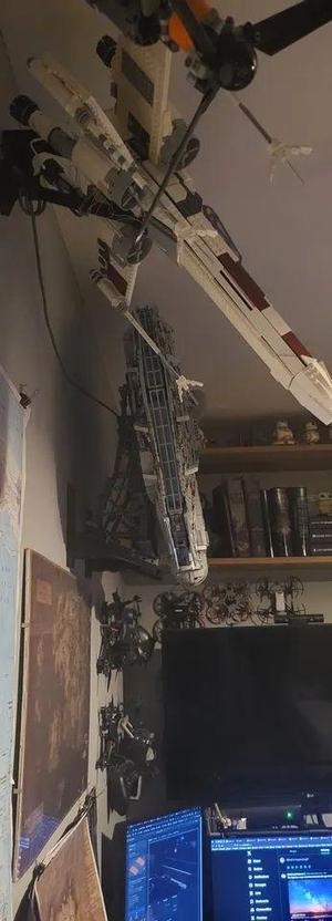  Lego 75192 UCS Millennium Falcon Vertical Stand Wall Mount 