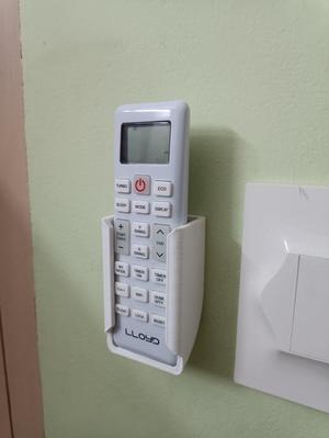 LLYOD AC remote Wall holder/mount