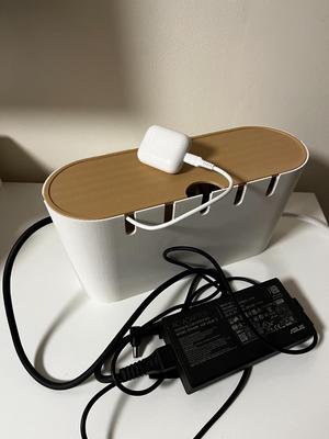 Power bar wire organizer