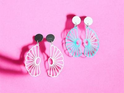Simple half-flower earrings