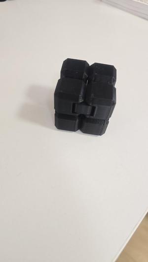 Minimalist Infinity Cube