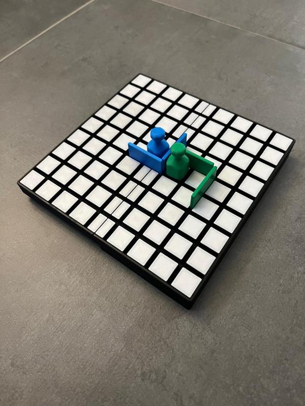 Quoridor Pocket Variant (Maze Board Game)