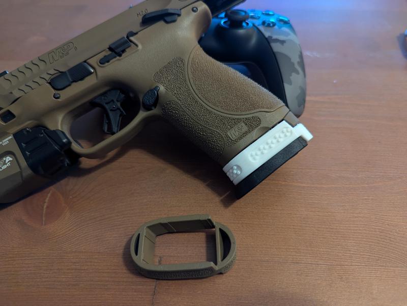 Smith and Wesson M&P 17 Round Magazine Spacer