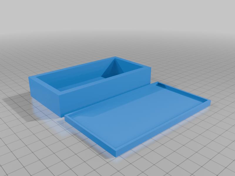 Small box with lid for small things.