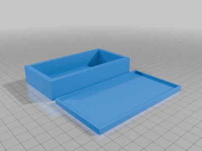 Small box with lid for small things.