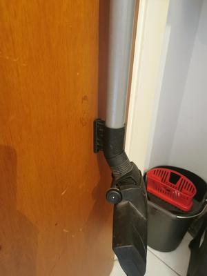 Vacuum cleaner rod wall mount (Siemens)