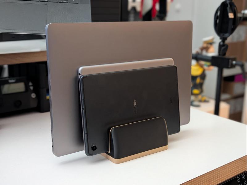 Laptop Stand with Inserts