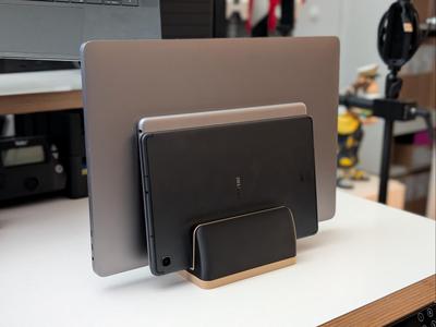 Laptop Stand with Inserts