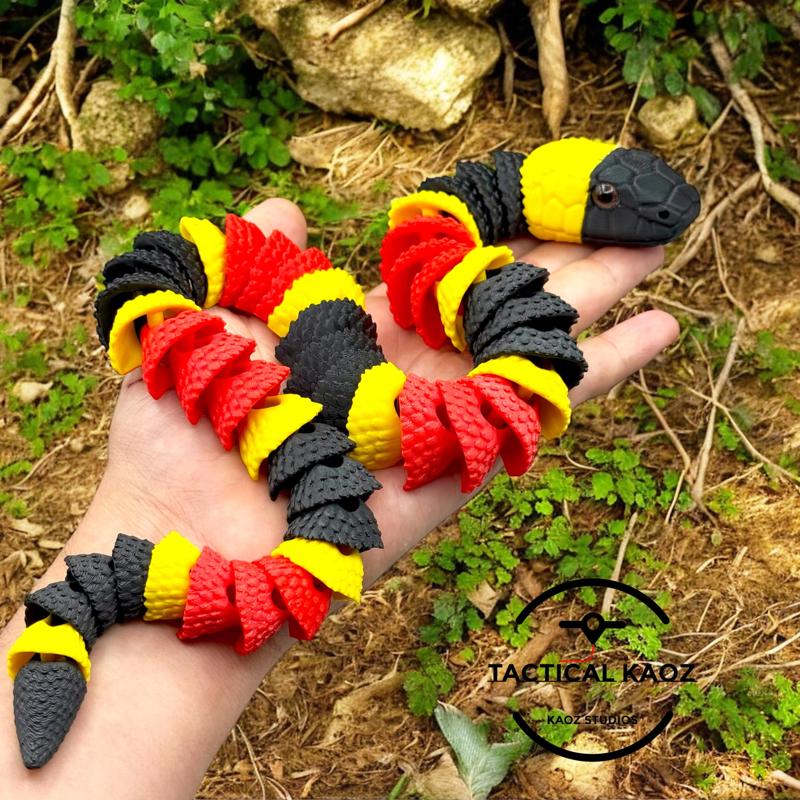 Articulated Coral Snake | Pre-Painted + Optional 8mm Glass Eye Version