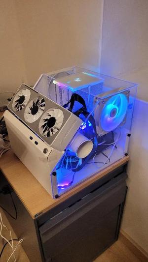 Compact 3d aquarium PC case   