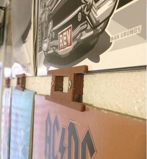 Vinyl Record Wall Mount V2 (supports disc itself)