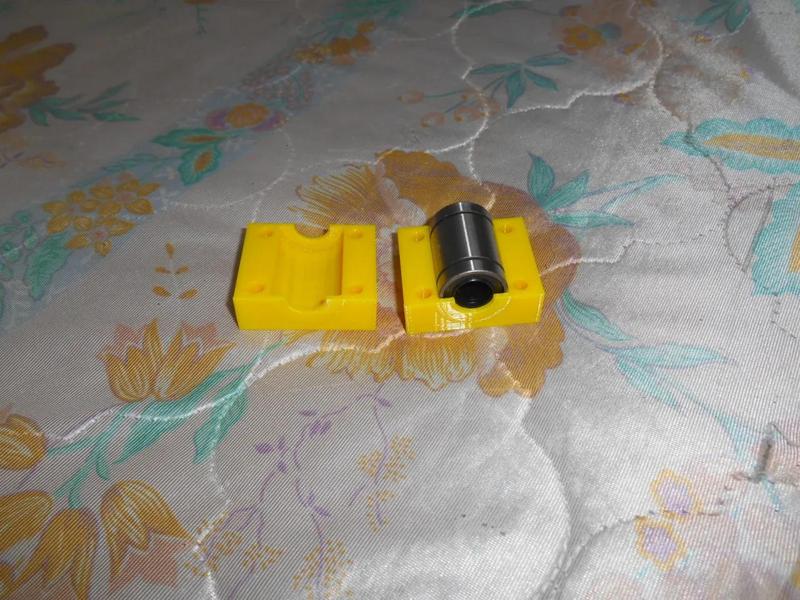 Carcasa rodamiento lineal 12mm LME12UU   