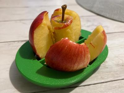 Apple cutter